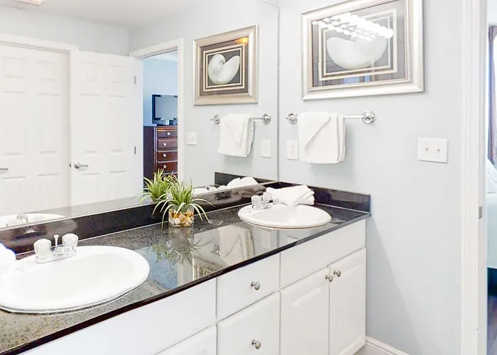 Holiday home Gulf-front Penthouse With Pool Sauna Washer Dryer & Ac