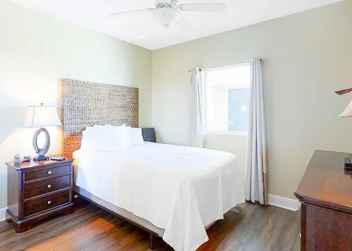 Holiday home Gulf-front Penthouse With Pool Sauna Washer Dryer & Ac Gulf Shores